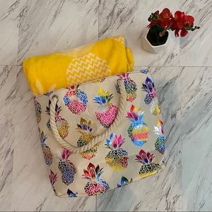 🌴☀️👙 Beach please! Metallic Pineapple Beach Tote